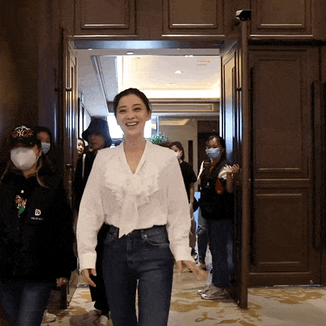 49岁梅婷暴瘦30斤炸上热搜越老越被男人爱到骨子里她凭什么？(图13)