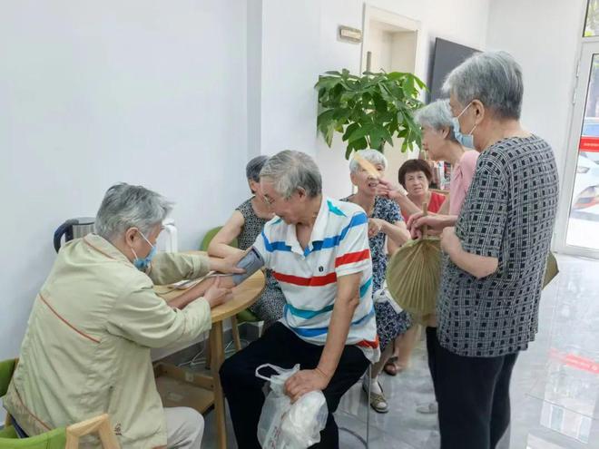 手工灯笼、艾灸体验、瑜伽健身……一拨迎新春活动来啦！(图2)