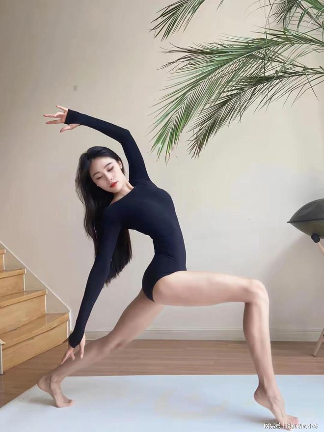 某女网红解锁瑜伽新高难度动作网友：一般人把持不住(图4)