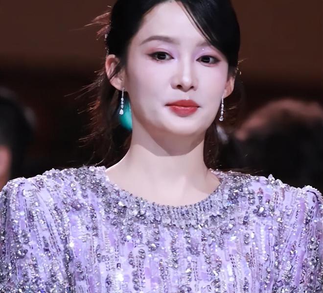 新加坡这晚被“发胖”的李沁惊艳整个人面相变了美而不自知(图14)