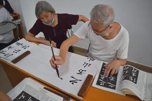 人到晚年如何富养自己？五大黄金法则晚年富贵双全！(图7)