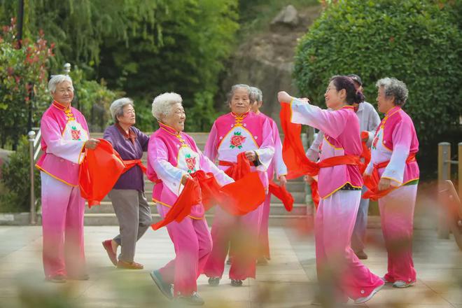 人到晚年如何富养自己？五大黄金法则晚年富贵双全！(图12)