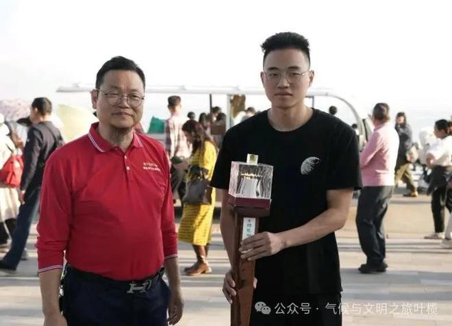 东风柳汽绿色中国行举办“气候会客厅”李彦波讲述《冰川之恋(图2)