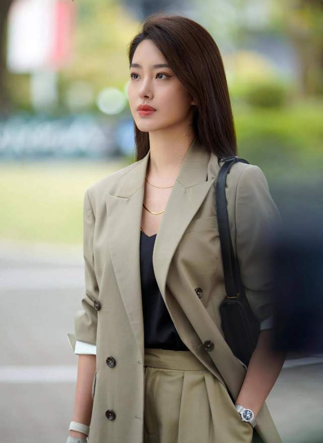 杨采钰晒孕期美照！素颜韵味十足坚持瑜伽锻炼纤细得让人羡慕(图10)