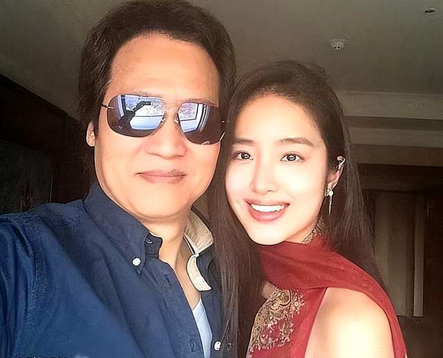 杨采钰晒孕期美照！素颜韵味十足坚持瑜伽锻炼纤细得让人羡慕(图13)