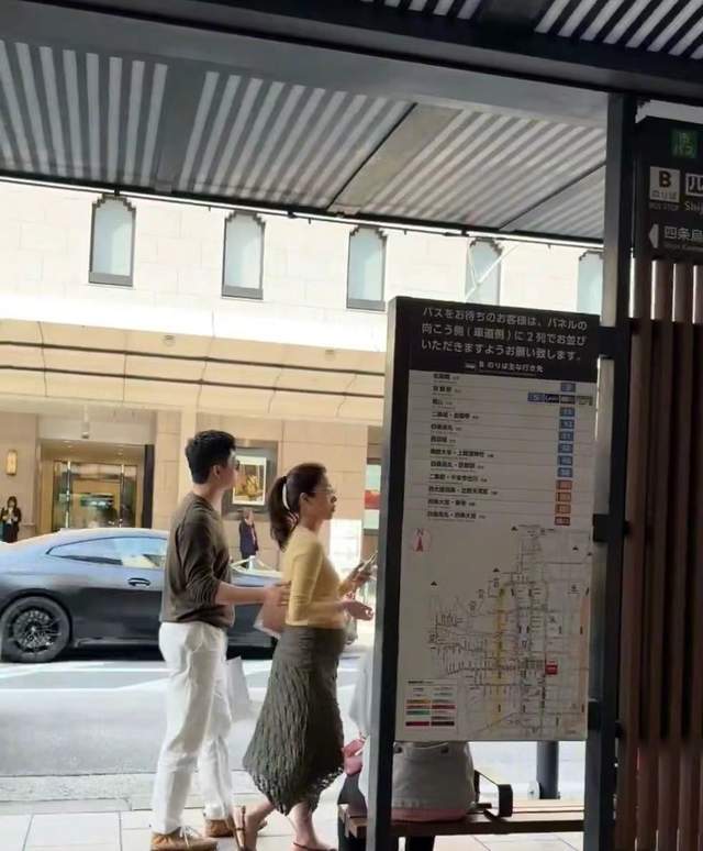 杨采钰晒孕期美照！素颜韵味十足坚持瑜伽锻炼纤细得让人羡慕(图17)
