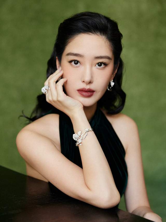 杨采钰晒孕期美照！素颜韵味十足坚持瑜伽锻炼纤细得让人羡慕(图18)