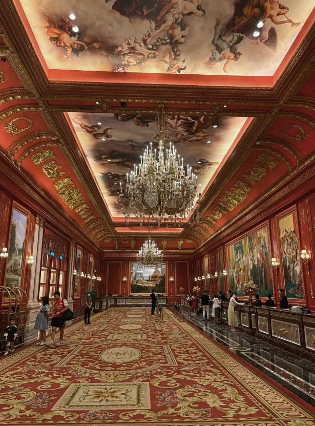 小S婆婆澳门旅游眼含泪光心情悲痛眼角淤青疑似受伤！(图3)