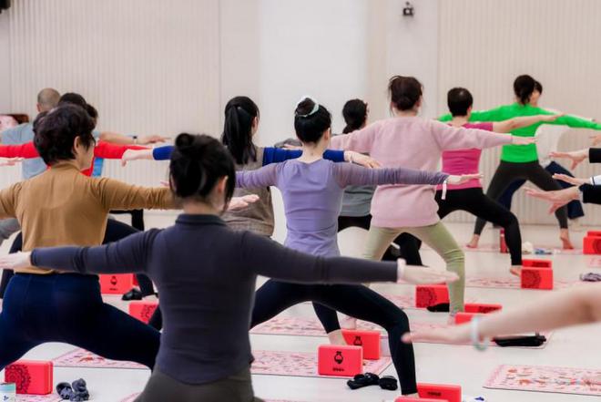 传承东方文化兴趣岛中式瑜伽点亮健康新旅程(图2)