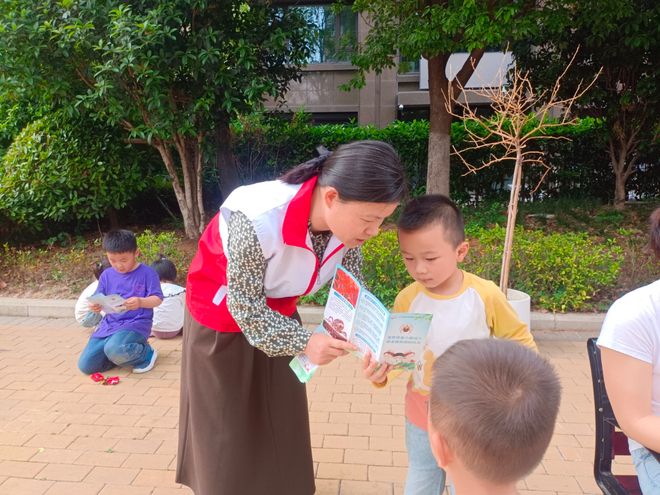长丰（双凤）经开区峰宁社区：小蜱虫大危害多措并举护健康(图1)