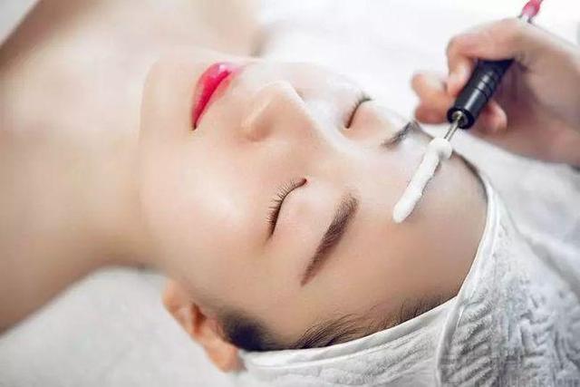 中年女性形象重塑指南：摆脱“油腻女”称号这几点你做到了吗？(图6)