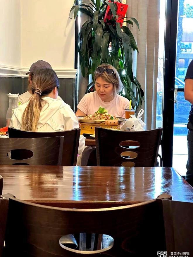 40岁杨天线斤在美国留学长见识国内国外两边跑(图6)