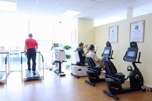 上海首创！当老年人涌入长者健身房如何做好“服务经”(图4)
