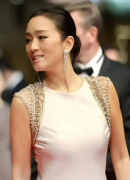 写真展现完美身材这女神范儿谁能抵挡？这谁顶得住嘛？(图4)