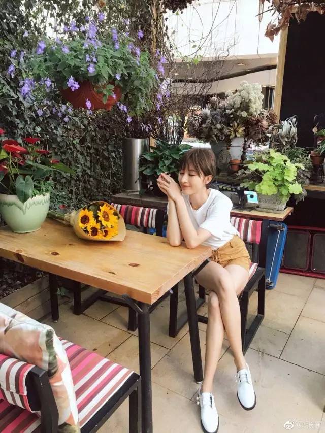 被骂最丑校花撞脸吴佩慈被男友劈腿的她如今变身蔬菜美少女！(图23)