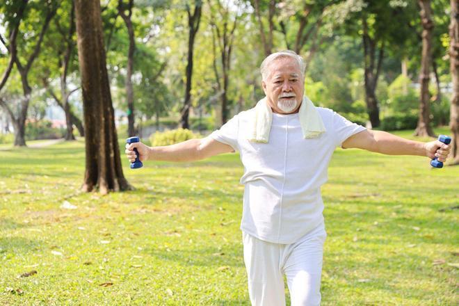 如何应对退休后的空虚感？重新定义人生价值的方法(图1)