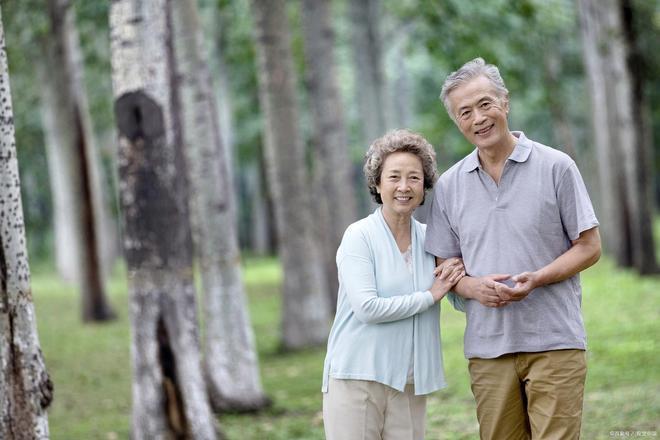如何应对退休后的空虚感？重新定义人生价值的方法(图2)