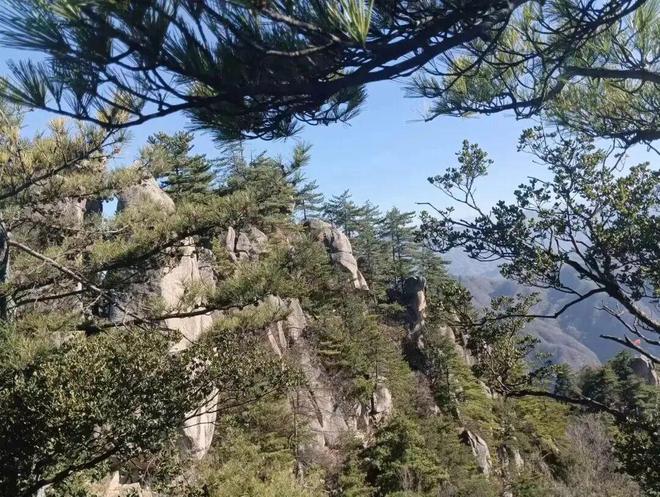 爬鸡峰山的好处让你受益匪浅！(图5)