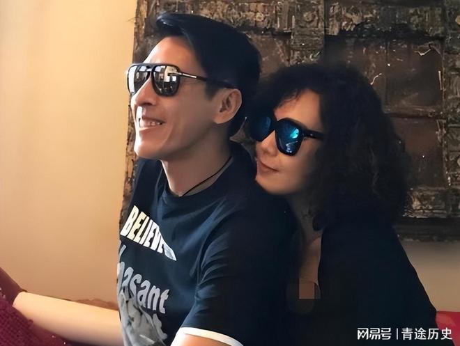 这对夫妻坚持26年不吃肉不生子就为不变老如今54岁近照不敢认(图6)