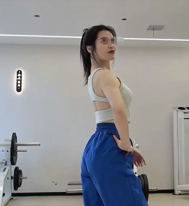 妻子曝老公出轨瑜伽老师闺蜜网友看完原配和闺蜜照对比感叹：真差远了！(图9)