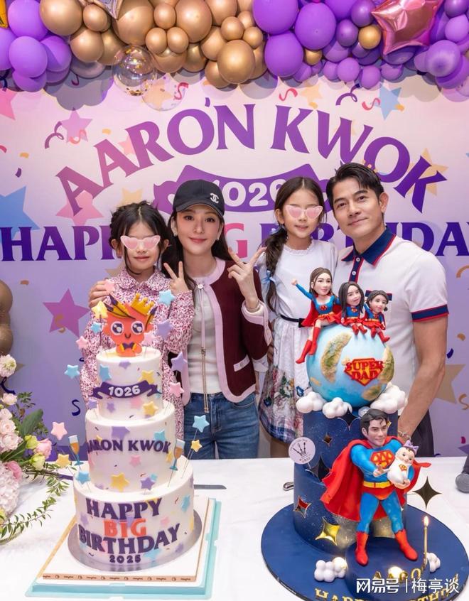 方媛上海购物被偶遇!生图个子矮小身形肥硕溜肩驼背无名媛气质(图2)