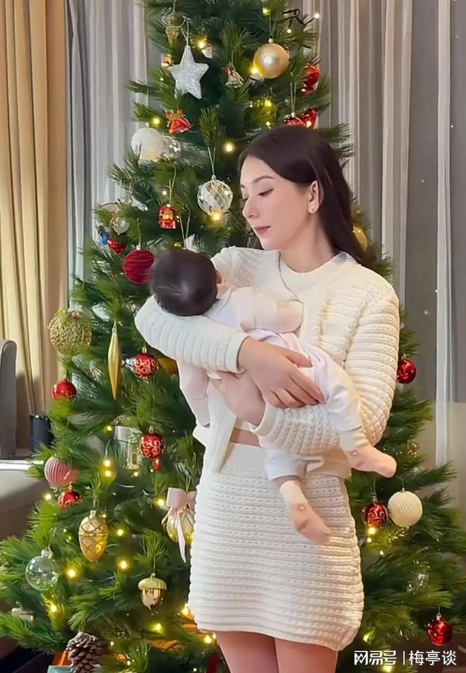 方媛上海购物被偶遇!生图个子矮小身形肥硕溜肩驼背无名媛气质(图6)