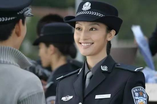 被骂最丑校花撞脸吴佩慈被男友劈腿的她如今变身蔬菜美少女！(图4)