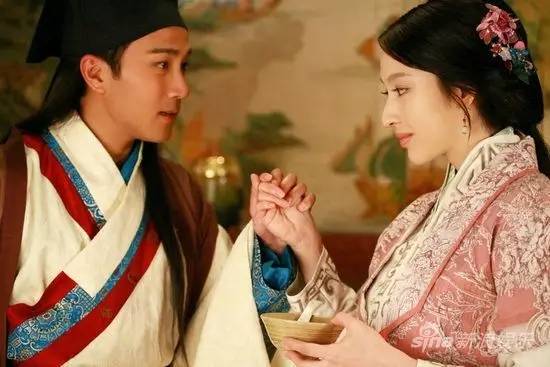 被骂最丑校花撞脸吴佩慈被男友劈腿的她如今变身蔬菜美少女！(图10)