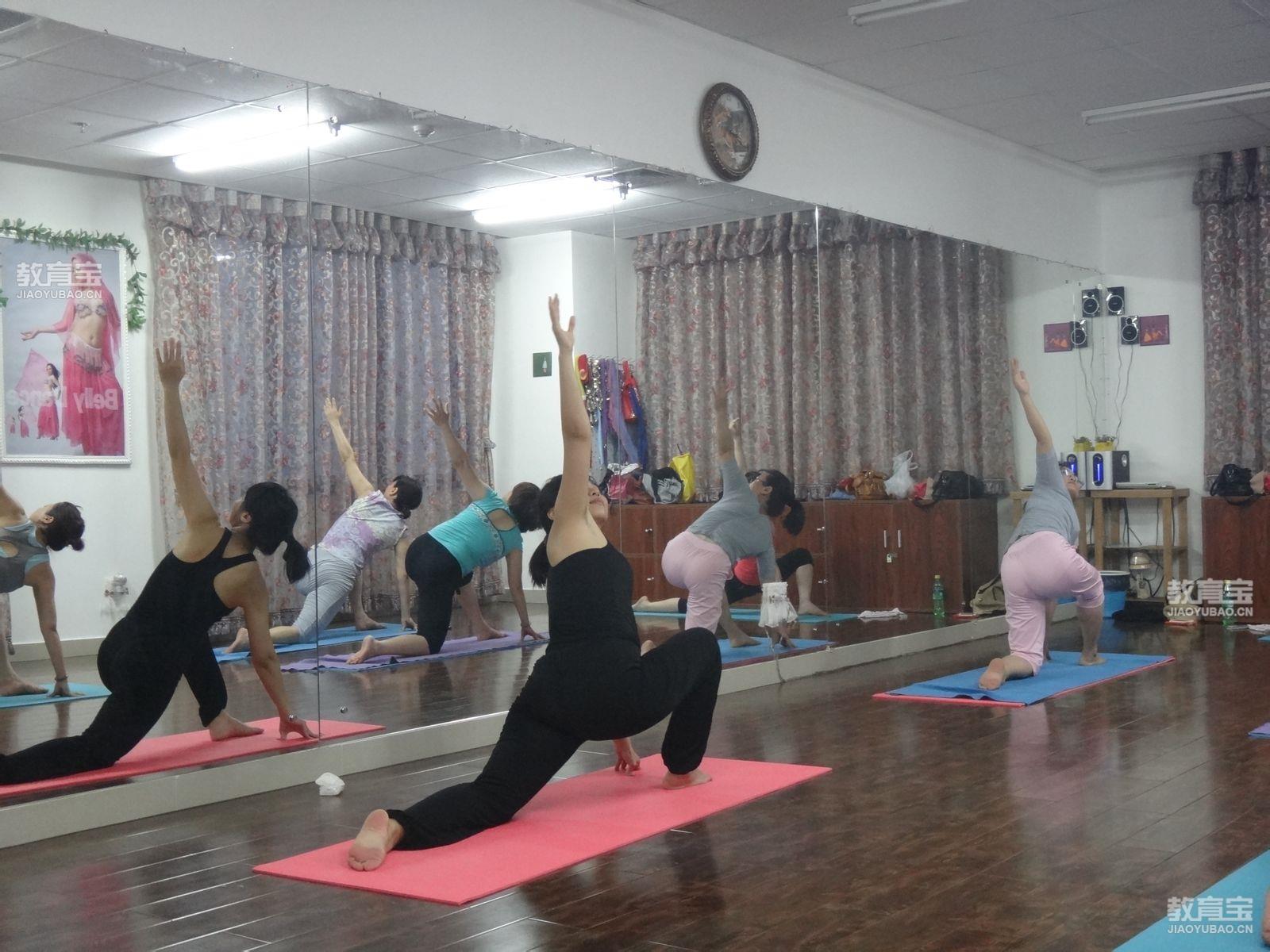 瑜伽基本动作十二式瑜伽学习(图1)