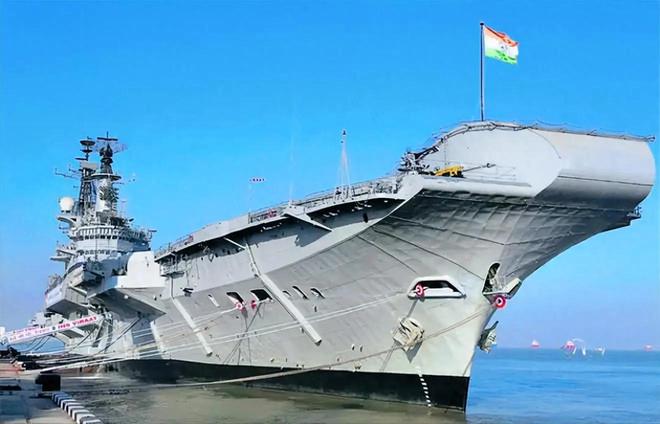 神操作！印度数百官兵在航母甲板做瑜伽：练得再好也难补军工短板(图5)