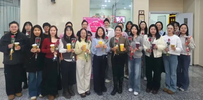 巾帼心向党·实干开新局｜乌兰察布市开展第116个“三八”国际妇女节纪念活动(图7)