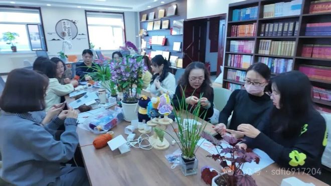 巾帼心向党·实干开新局｜乌兰察布市开展第116个“三八”国际妇女节纪念活动(图16)